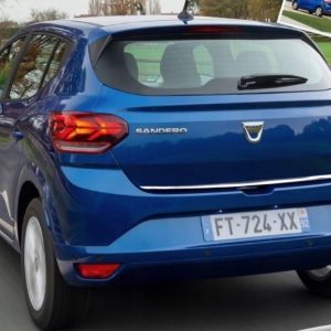 DACIA SANDERO III - LISTWA CHROM na Klapę