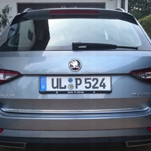 SKODA SUPERB iV Kombi LISTWA CHROM Klapa Bagażnik